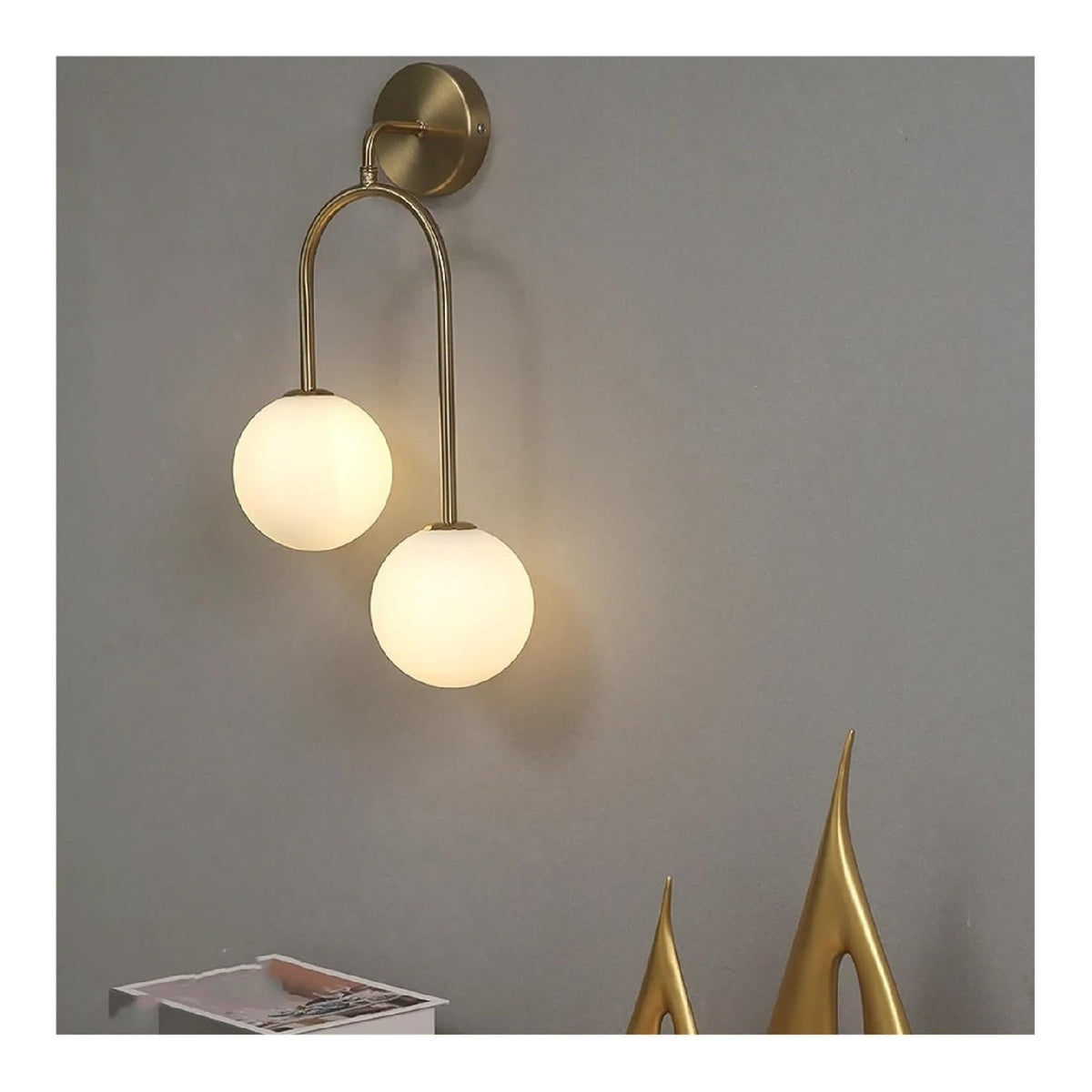 Luminaire Blanc et Ambre a silhouette graphique de type applique murale TC-8902