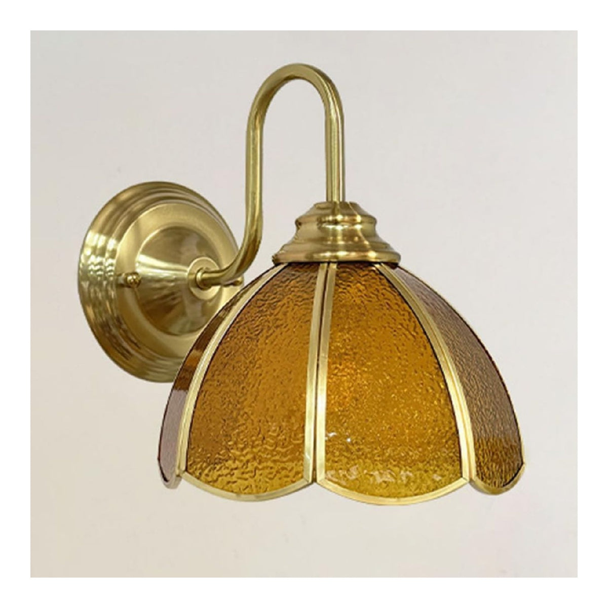 Applique murale Dore et Ambre au style moderne avec conception fonctionnelle E27 C3-8847